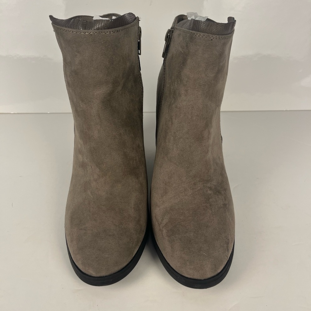 Shoedazzle Octavia Tan Faux Suede Stacked Heel Ankle Bootie Women's Size 6.5